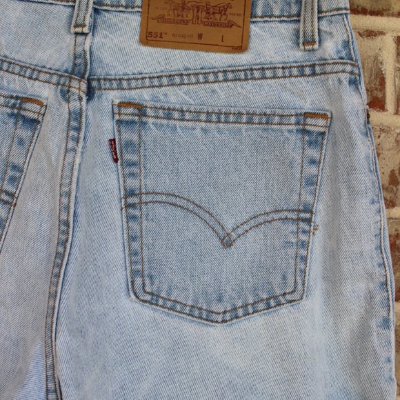 Levi's 551 Vtg. Mom Jean Rolled Denim Shorts 12 - Picture 4 of 8